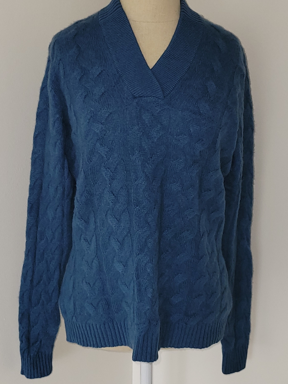 Bobby Jones V-Neck Cable Knit Sweater - Blue Size Medium